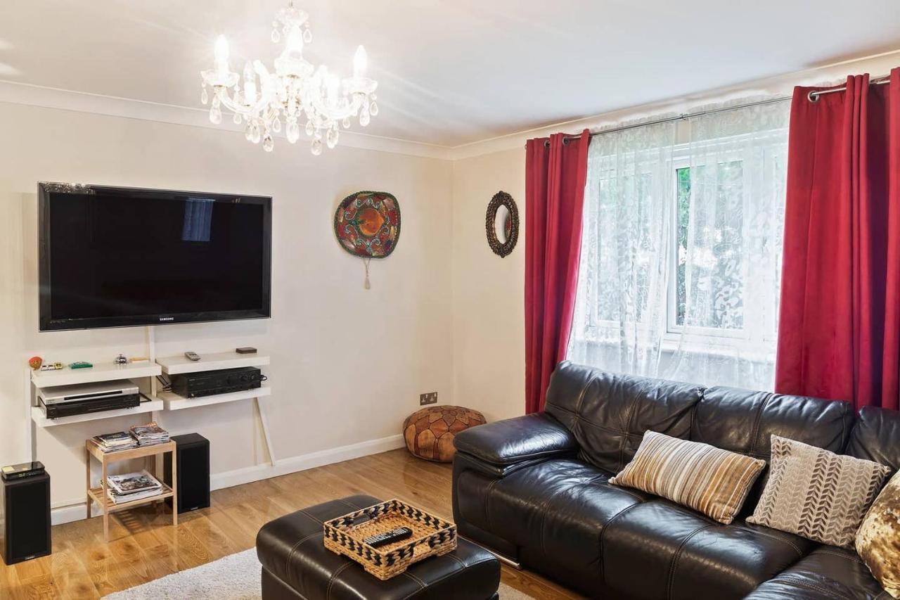 Beautiful And Cosy 2 Bedroom Flat Londra Exterior foto