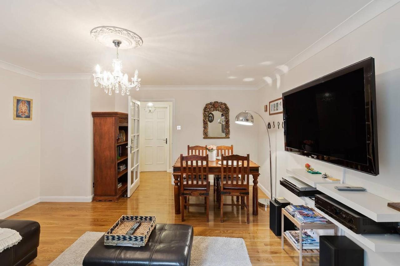Beautiful And Cosy 2 Bedroom Flat Londra Exterior foto