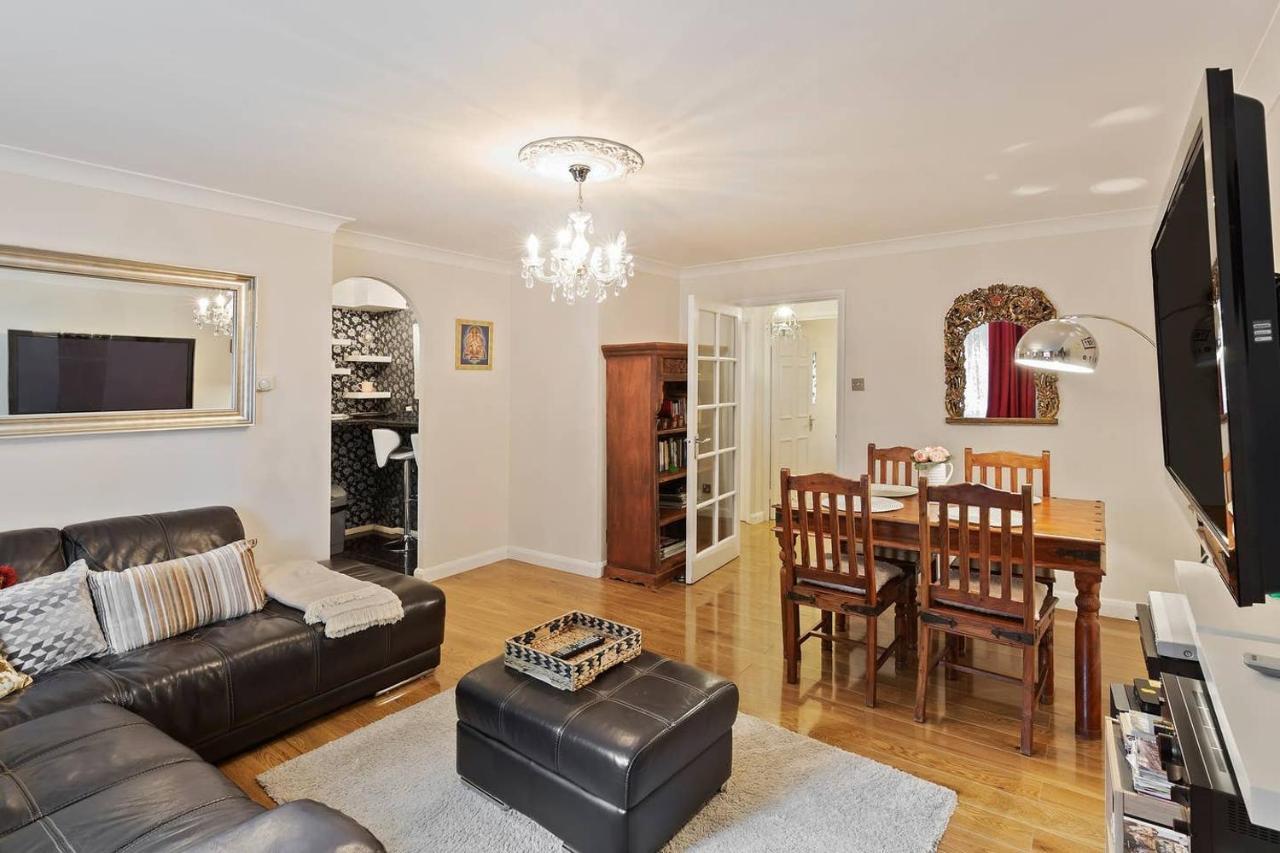 Beautiful And Cosy 2 Bedroom Flat Londra Exterior foto