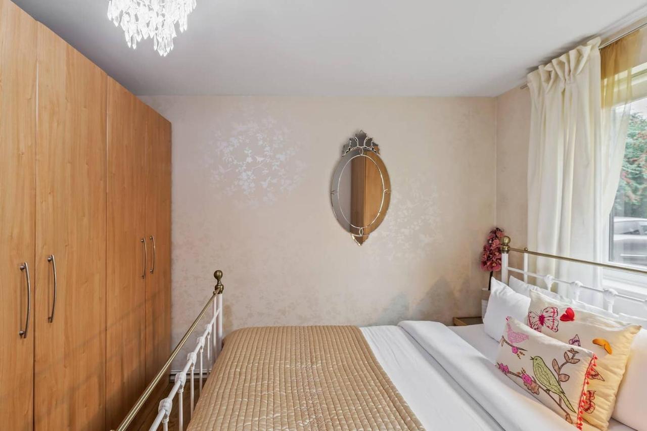 Beautiful And Cosy 2 Bedroom Flat Londra Exterior foto