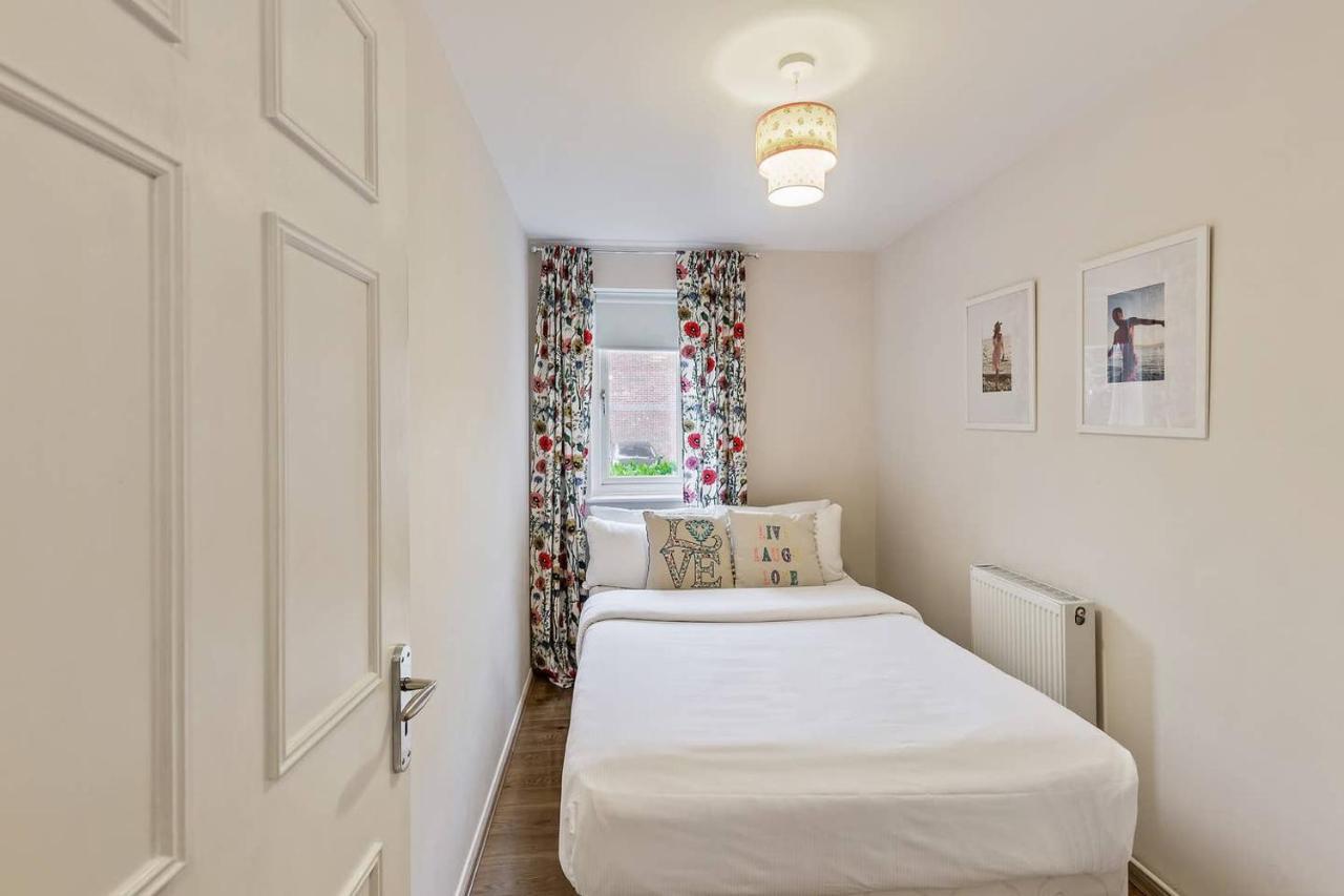 Beautiful And Cosy 2 Bedroom Flat Londra Exterior foto